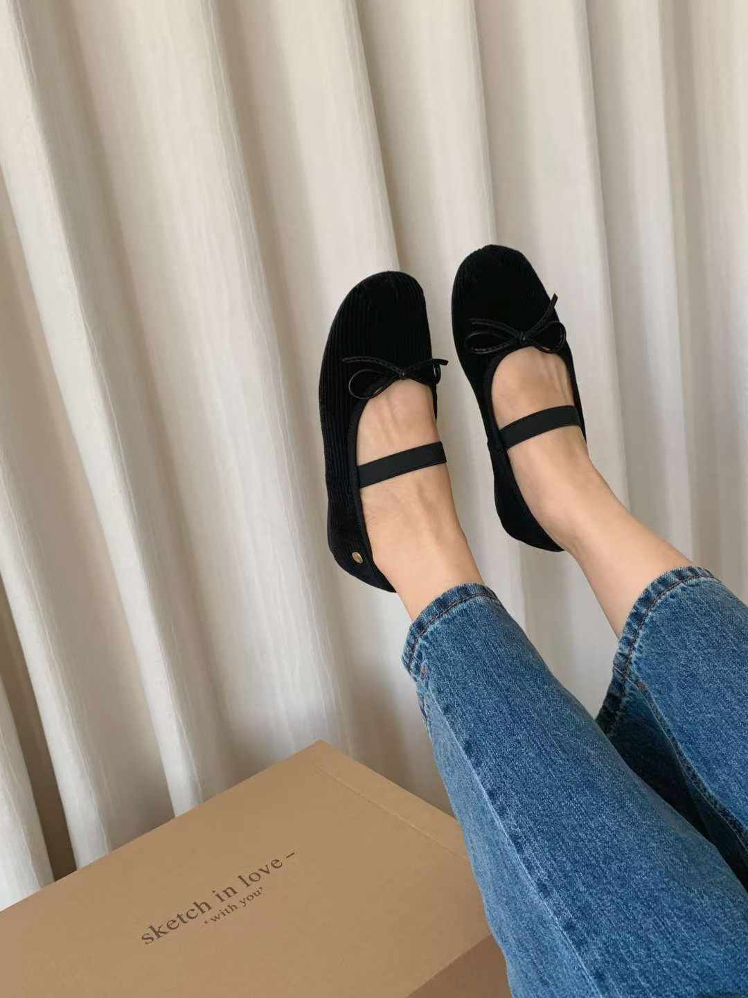 1032 Adult Ballet Flats