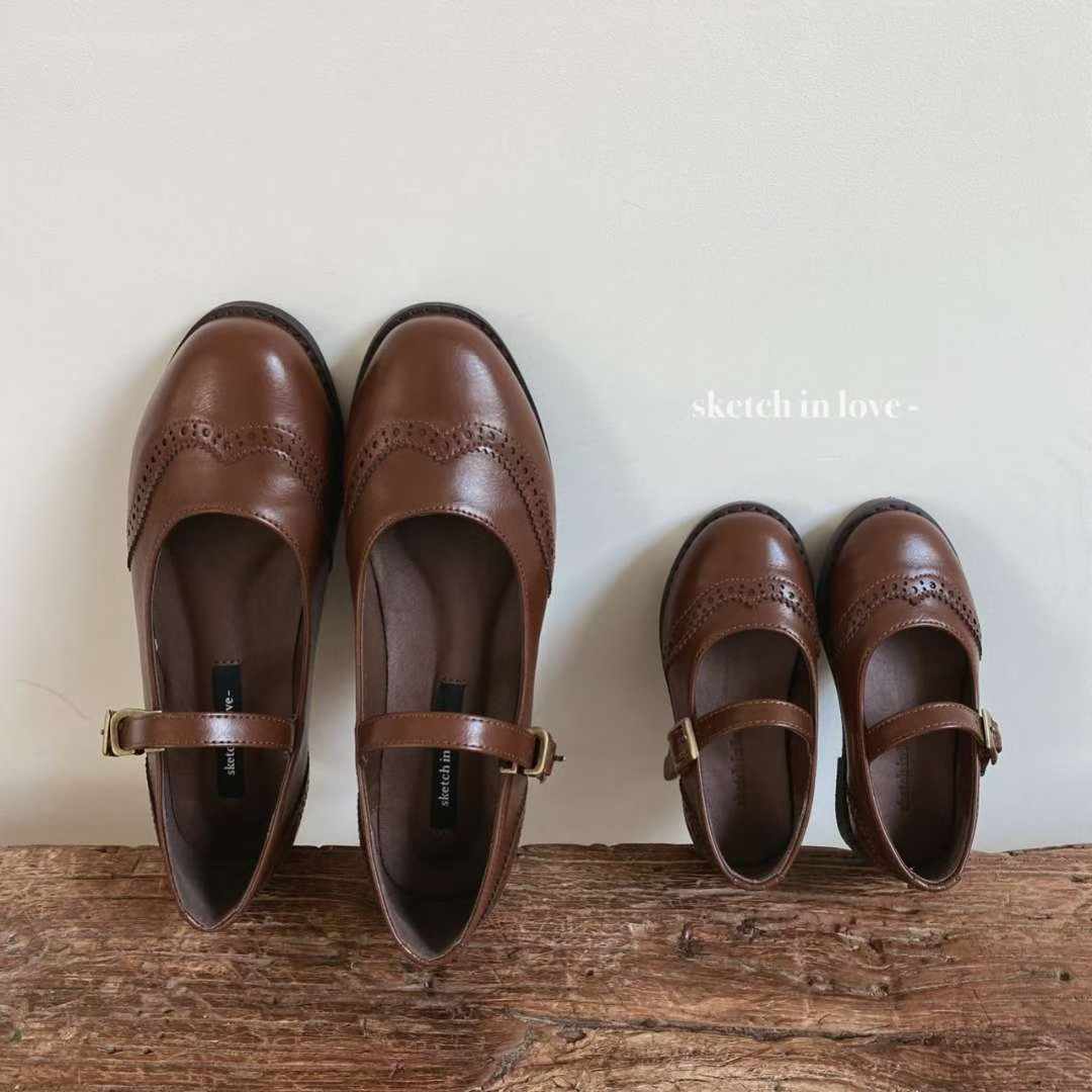 1822 Kid Mary Janes Flats
