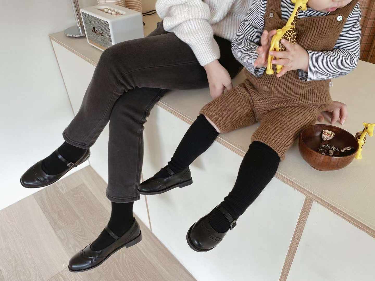 1822 Kid Mary Janes Flats