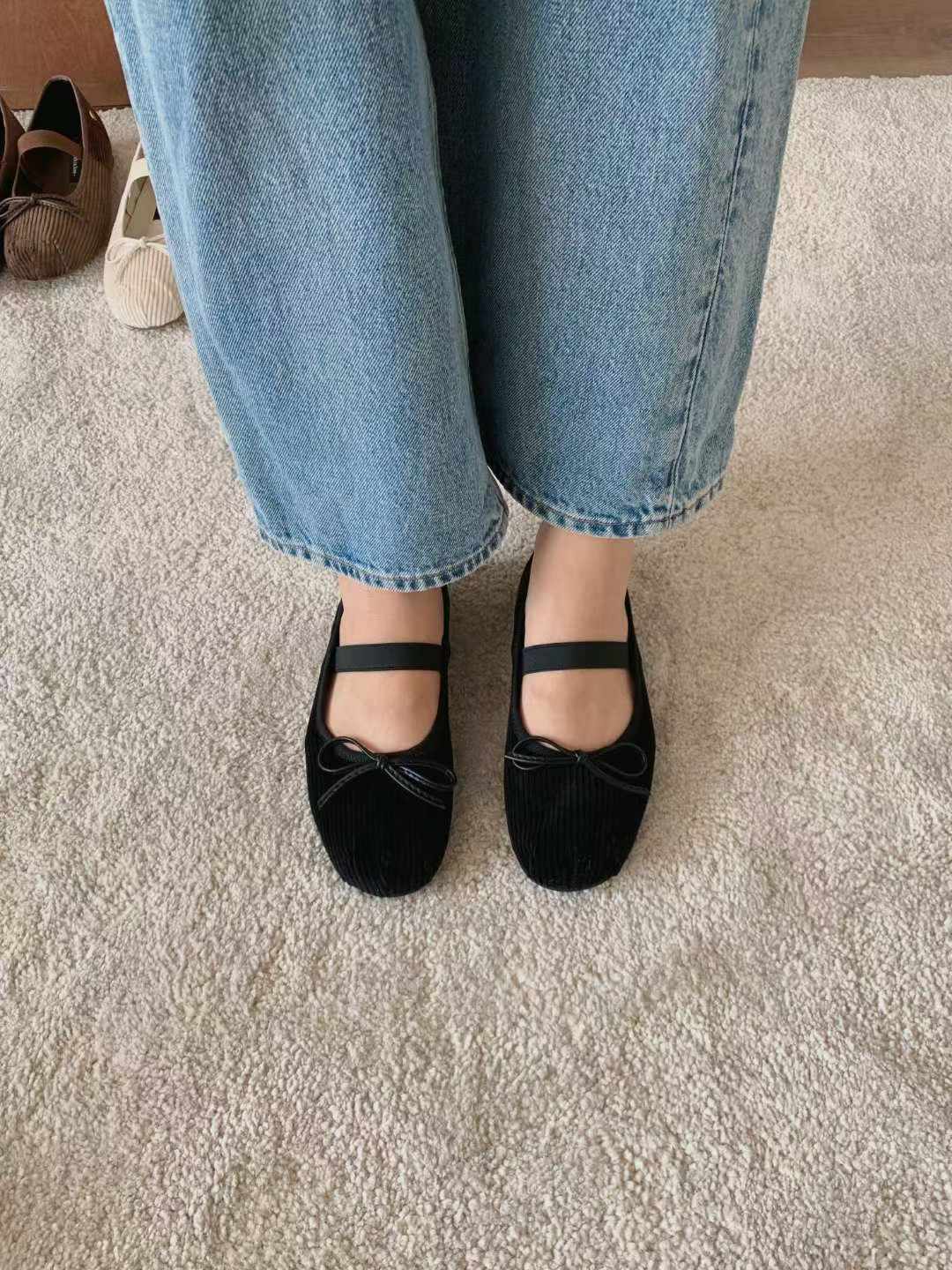 1032 Adult Ballet Flats