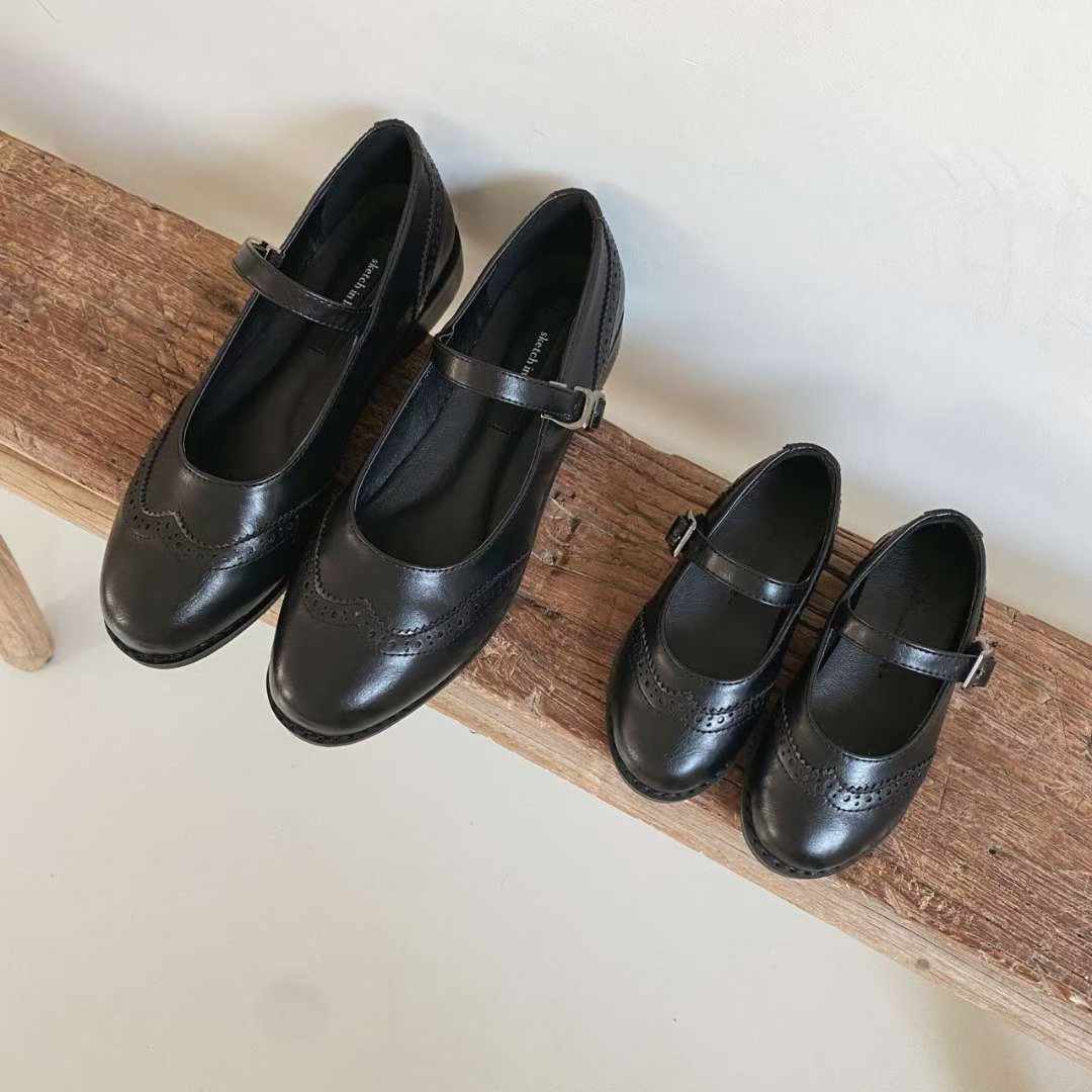 1822 Adult Mary Janes Flats