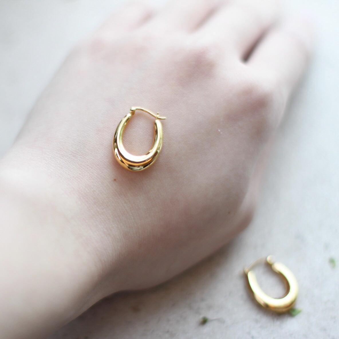 MoD Series | Oval Hoops 18K Earrings